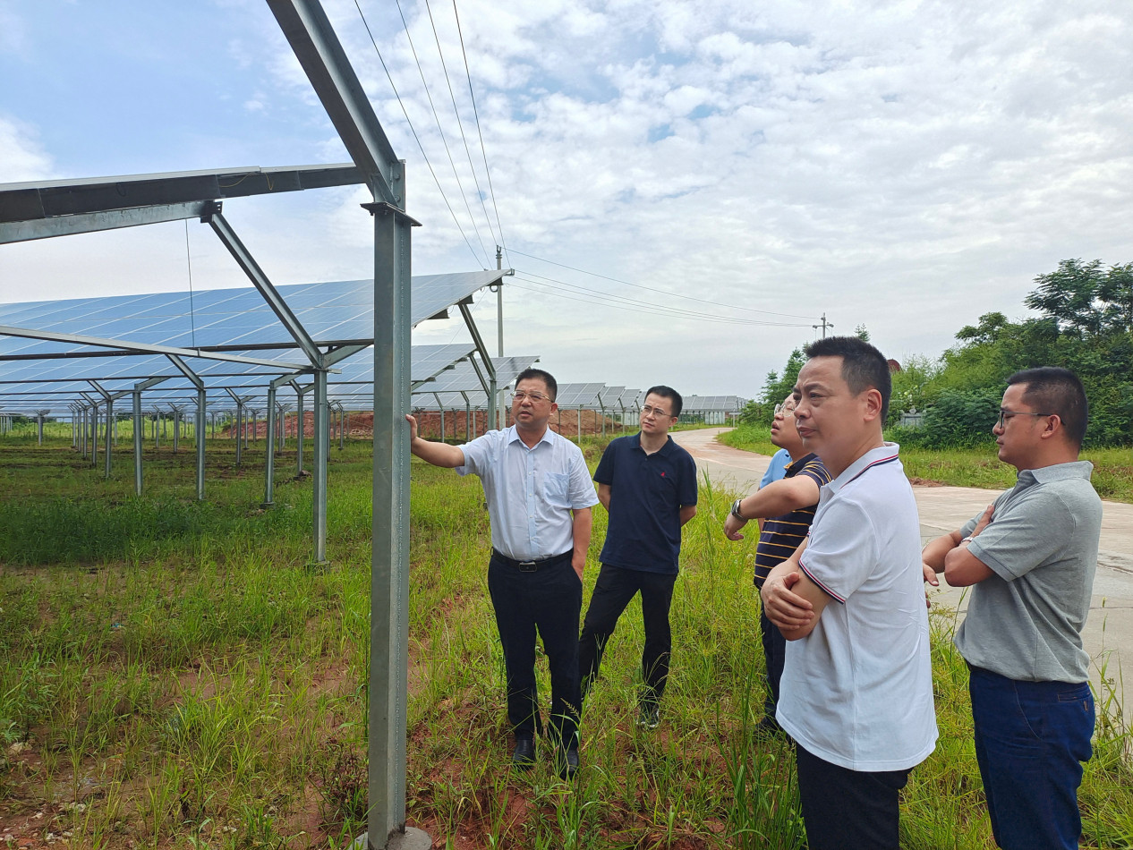 劉志剛帶隊考察華能湖南岳陽、兆邦陶瓷光伏項目